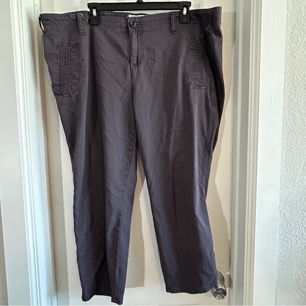 Torrid Purple-Gray‎ Cropped Pants, Size 16
